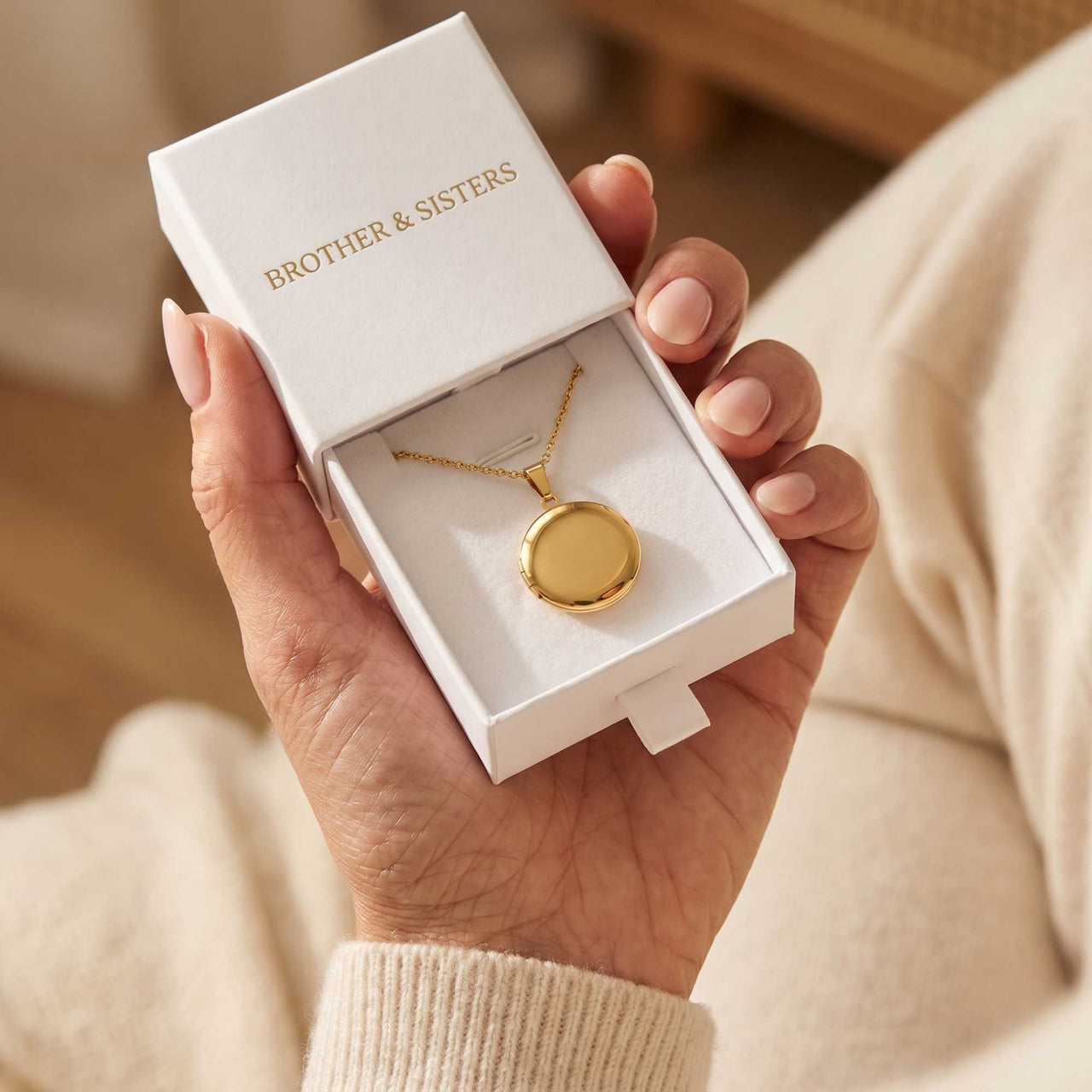 Round Photo Locket Necklace