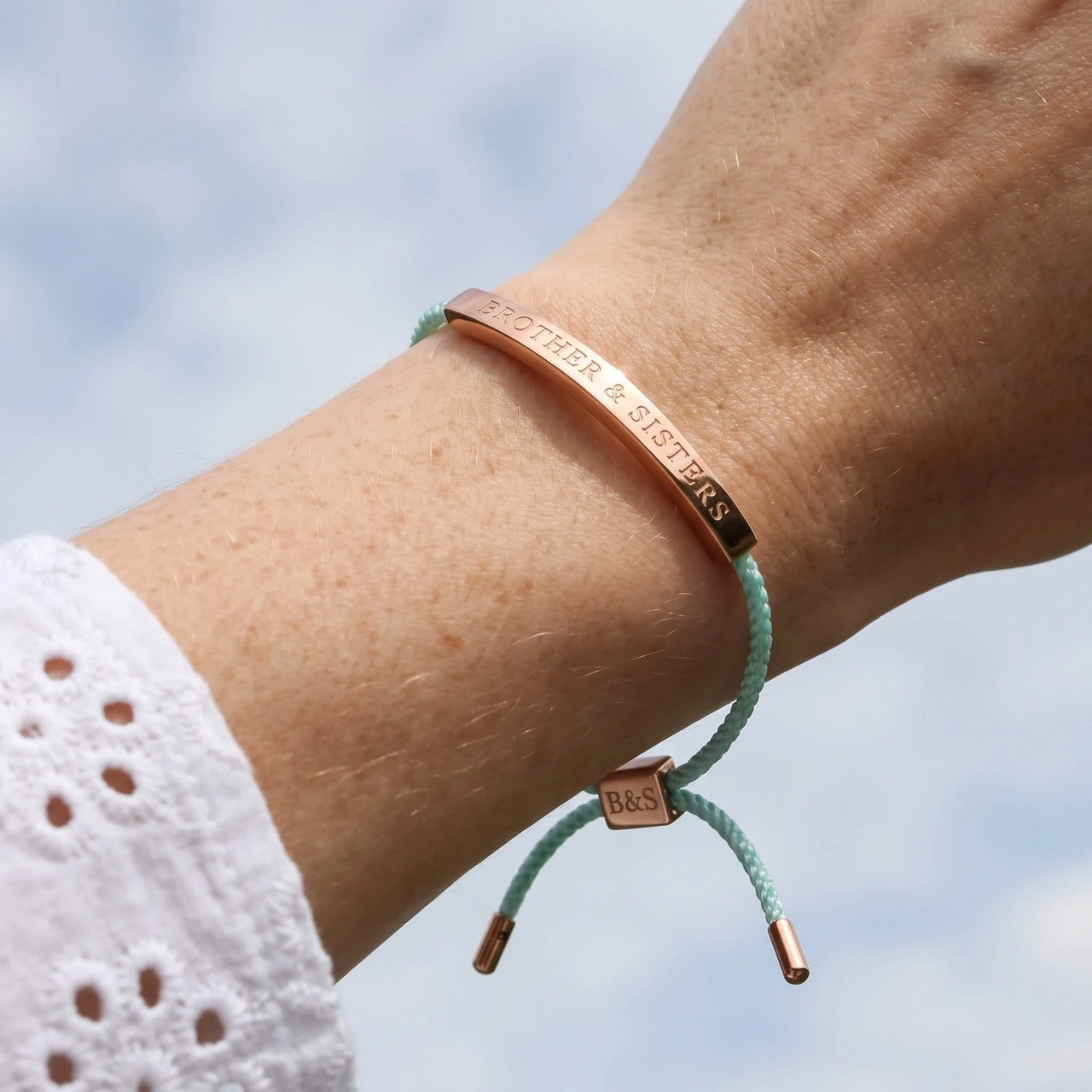 Braided bracelet — close-up of the details, rose gold | SKU: lamenthe-rg
