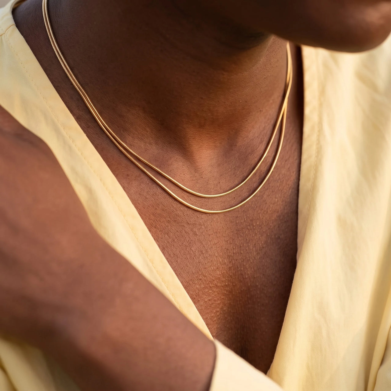 The Simple, gold necklace — close up | SKU: lesimplenecklace