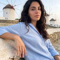 Thumbnail for The Zigzag ring in gold worn on a getaway | SKU: lezigzag