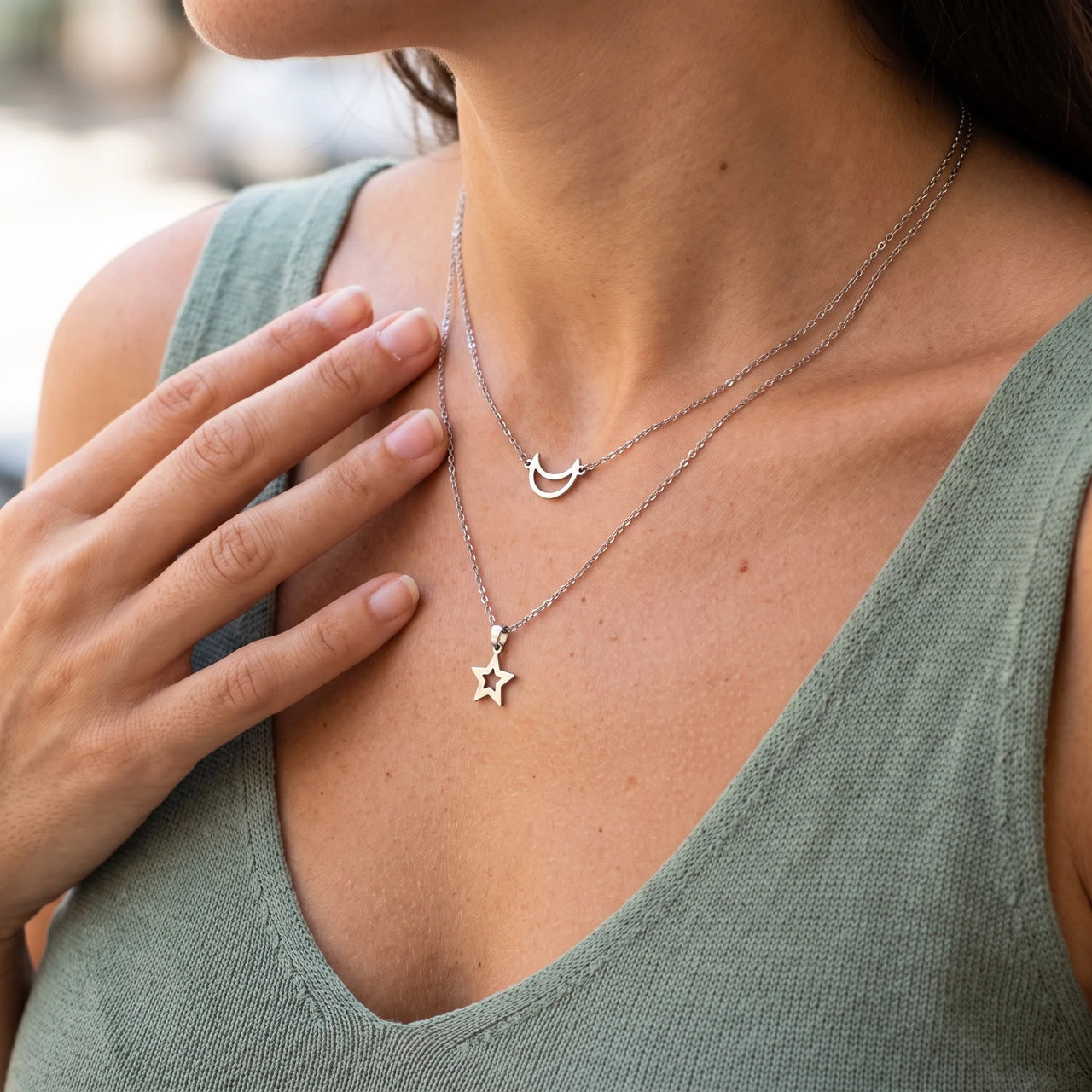 Star necklace — close-up of the details, silver | SKU: letoile-wg
