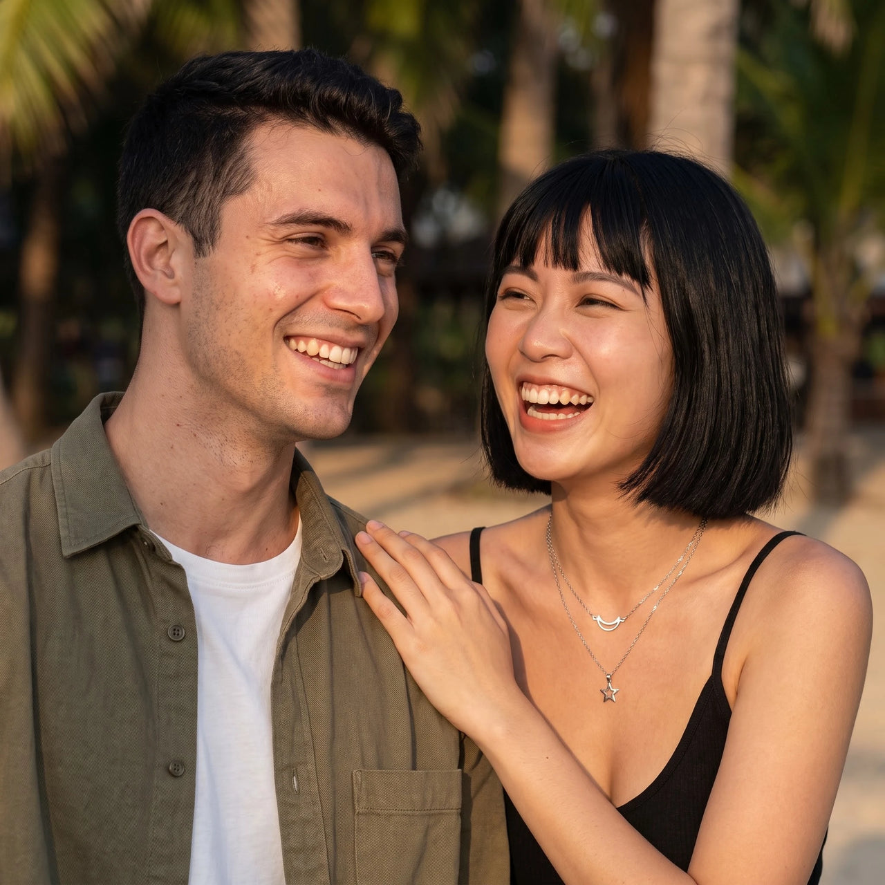 Moon necklace — worn by a couple, silver | SKU: letoile-wg