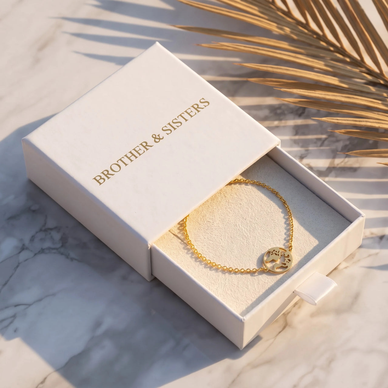 Travel gifts for her — in the gift box, gold | SKU: 22665062-gold