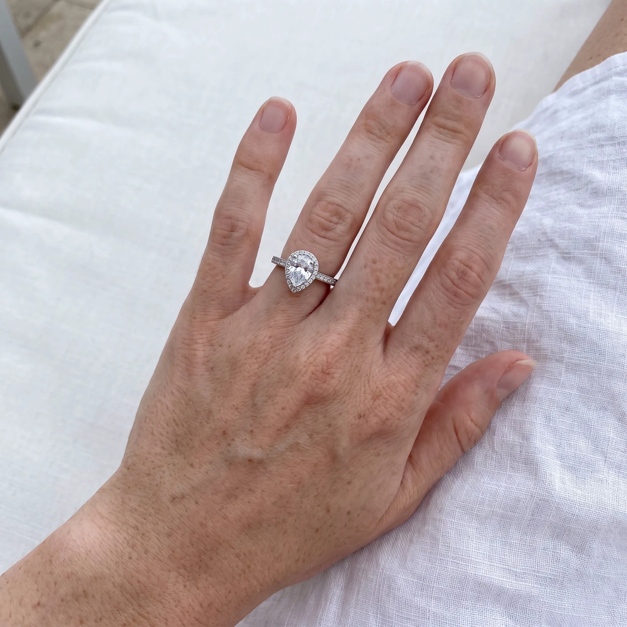 Silver ring worn, showing its real size | SKU: 505162-4.5-silver